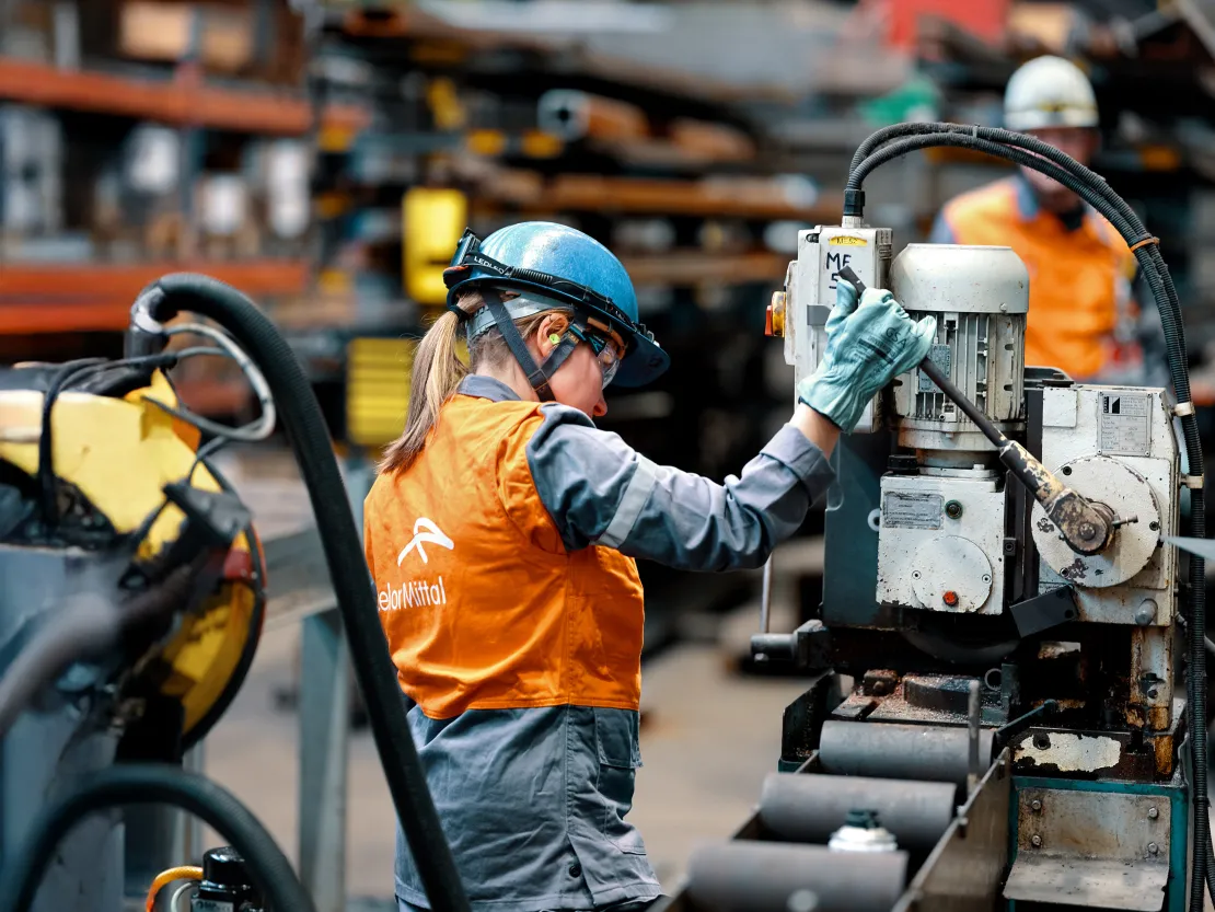 Onderhoud Lynn werkt met boor