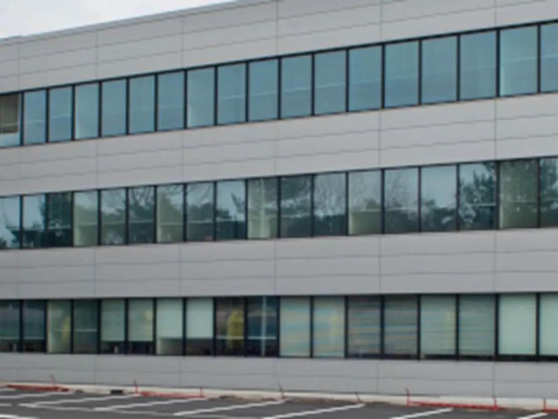 Indi gebouw met stalen sandwichpanelen