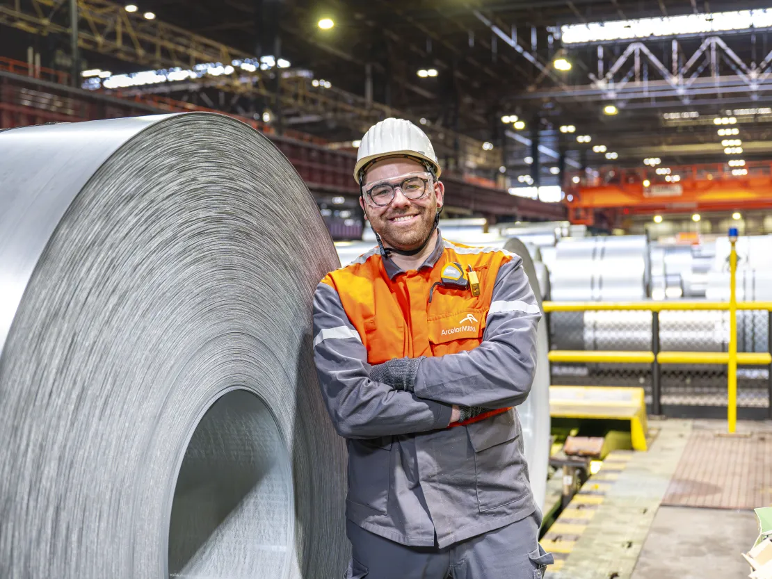 Ingangsoperator Jasper voor een staalrol