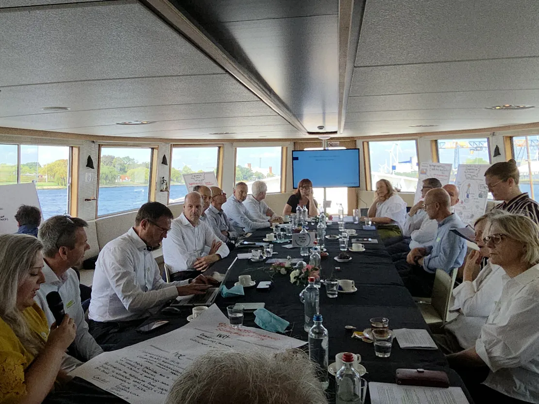 overleg industrie onderwijs schip haven