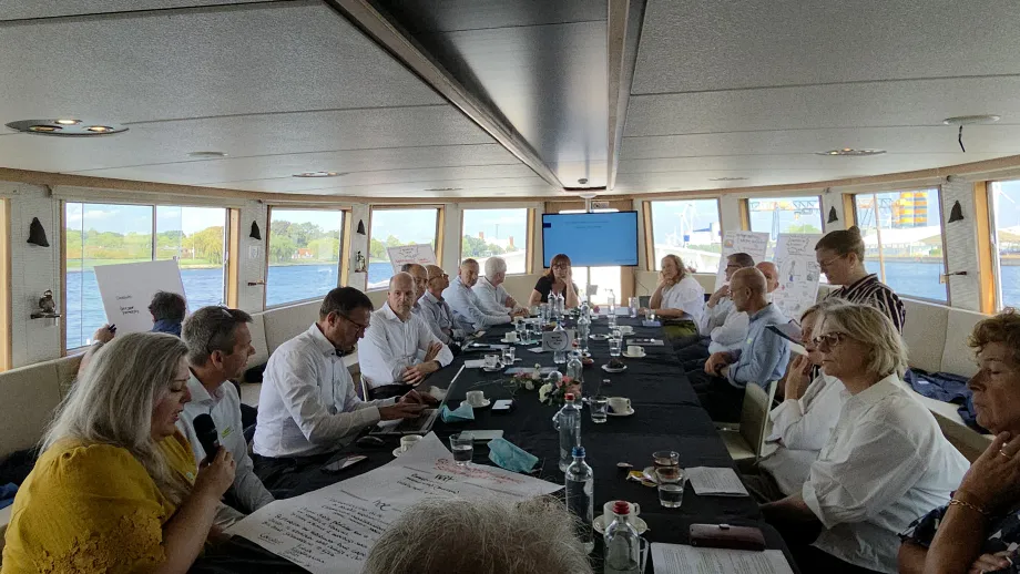 overleg industrie onderwijs schip haven